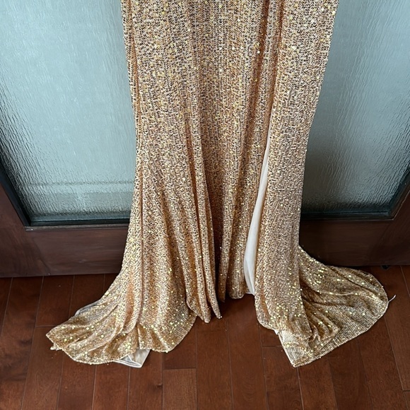 Mac Duggal SEQUINED HIGH NECK RHINESTONE TRIM COLUMN GOWN size 6 NEW Sold Out - Picture 9 of 16